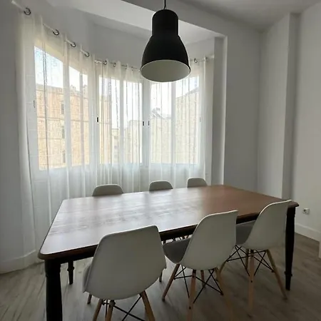 Apartamento Piso Con Parking Cerca De La Playa En La Malagueta *